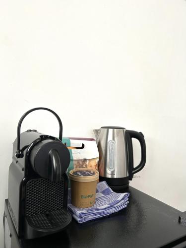 Basic Room W Kitchen, Station Close, Wifi Access