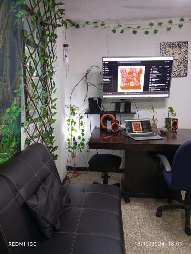 Habitacion en Departamento Compartido con Consultorio Holistico en Zona Turístico in Mexico City, Mexico