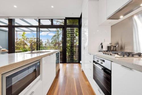 Fuller Holidays - Kiah 8 - Belongil Beach Byron Town with Pool, Byron Bay (foto 5)