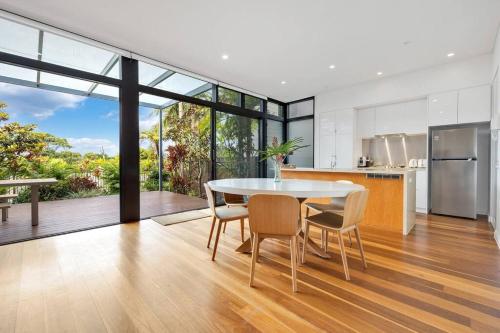 Fuller Holidays - Kiah 8 - Belongil Beach Byron Town with Pool, Byron Bay (foto 4)