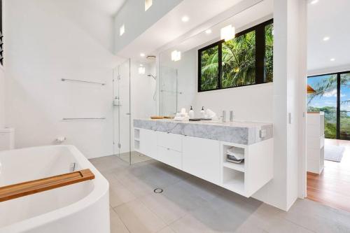 Fuller Holidays - Kiah 8 - Belongil Beach Byron Town with Pool, Byron Bay (foto 9)