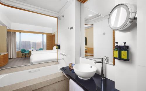 room detail thumbnail 2