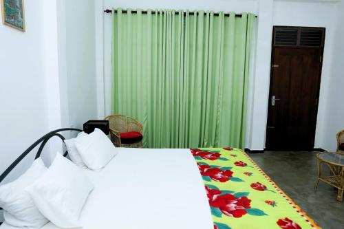 Deluxe Double Room image 6