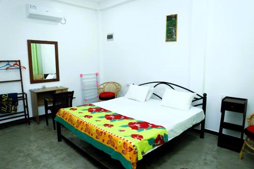 Deluxe Double Room image 8