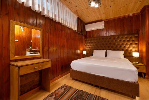 Wonder Wood Hotel - image 13