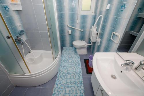 Three-Bedroom Apartment image 10
