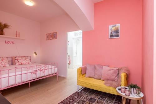 2 bedrooms, 2 beds