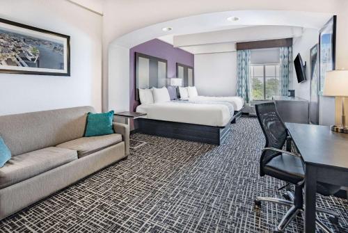 La Quinta by Wyndham Norfolk Airport - image 2