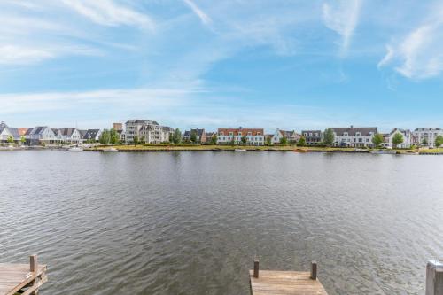 A környék, The Boathouse Lodge in Binnenstad-Noord
