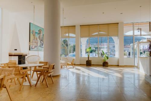 Fuajee, Blue Bay Hotel in Iraklitsa