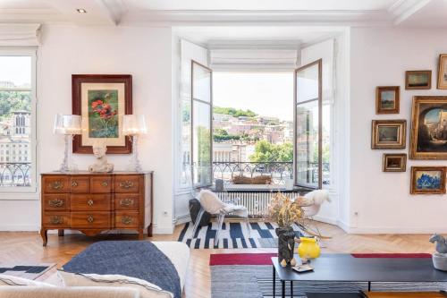 Panorama - Magnificent flat with breathtaking view of Fourvière Basilica, Lyon (fotografie 6)