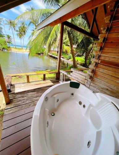A-Na-Lay Resort in Koh Kood