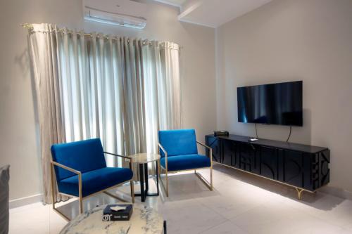 1 Bedroom Luxury Apartment - The Opus Luxury Residences by Book N Rent - image 11