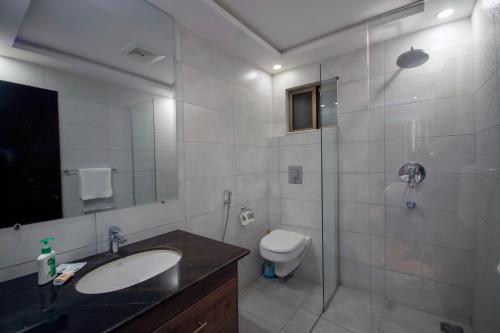 1 Bedroom Luxury Apartment - The Opus Luxury Residences by Book N Rent - image 6