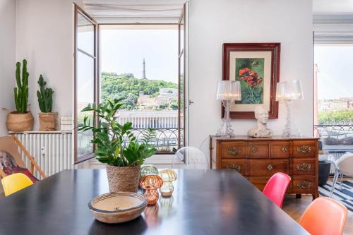 Panorama - Magnificent flat with breathtaking view of Fourvière Basilica, Lyon (fotografie 9)