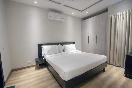 BNR - The Opus Residences 2-Bed Apartment Gulberg Lahore - image 4
