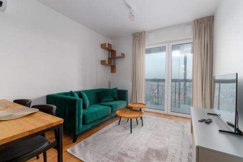 12th Floor Apartment with the River View by BookingHost, Wroclaw