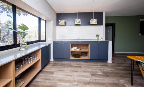 Shared lounge/TV area, Coral Wood Self Catering Suites and B&B in Nahoon Mouth