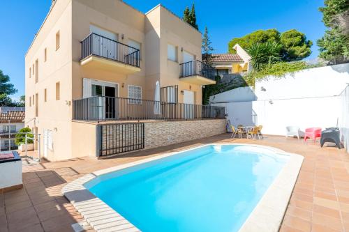 Superior One-Bedroom Apartment with Balcony