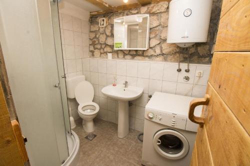 Villa Mario - with pool - image 7