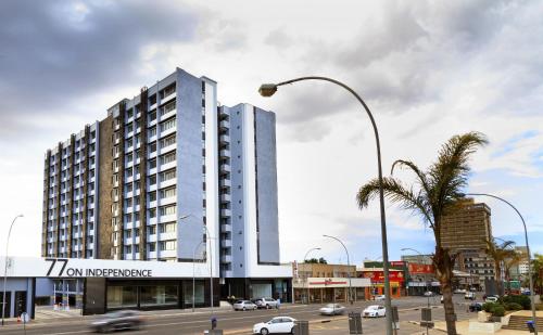 La Belle Luxury Suites - Executive Apartments Windhoek CBD - Building Pool & Gym Access - image 4