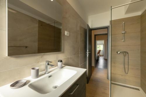 ห้องน้ำ, Villa Francesca in เนเดสชีนา