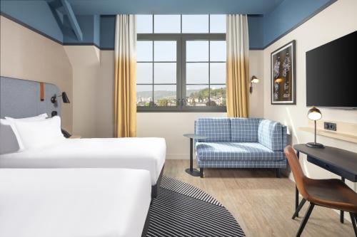 room detail thumbnail 1