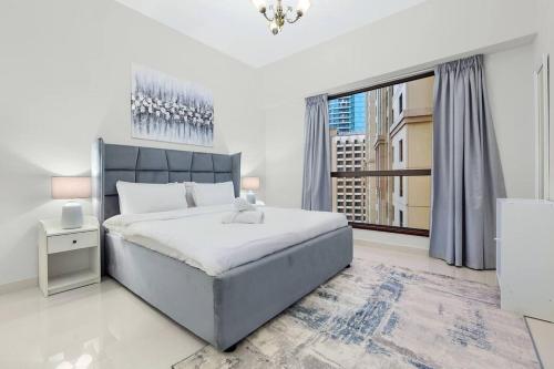 4BR Jumeirah Beach Stay with Dubai Eye Views & Near Marina Walk, Dubái (foto 4)