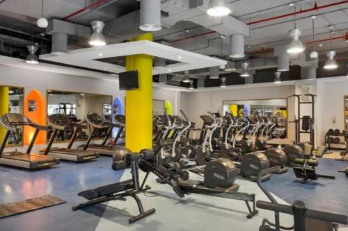 4BR Jumeirah Beach Stay with Dubai Eye Views & Near Marina Walk, Dubái (foto 6)