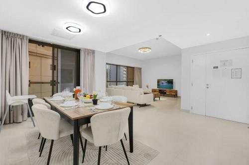 4BR Jumeirah Beach Stay with Dubai Eye Views & Near Marina Walk, Dubái (foto 5)