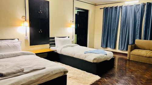 Deluxe Double Room (2 Adults + 1 Child)