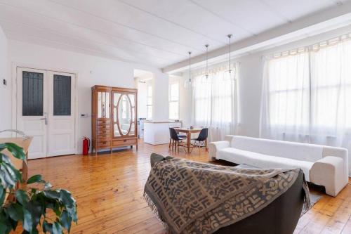 Bright Charming 1-Bed Home-Heart of Taksim! #365 - image 5
