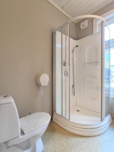 ฝักบัว, Strandgata Hotel in ฮูกซุน