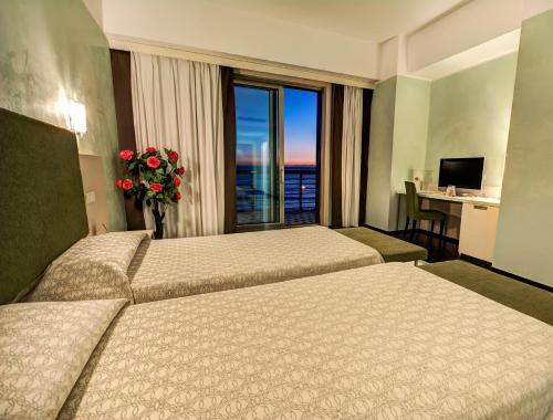 Grand Hotel Salerno - image 10