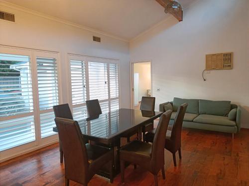 Cozy Room in Modern and Peaceful Home - BH5