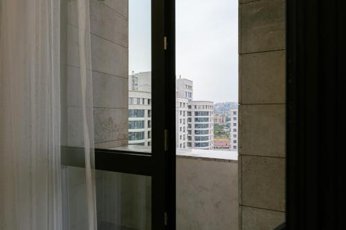 Modern 1BR Apt New Building SelfCheckin by Keygo 0100