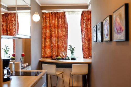 One-Bedroom Apartment with City View image 10