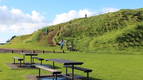 Bright&Cozy Room attached private bathroom - On street parking only in مونت ويلنجتون
