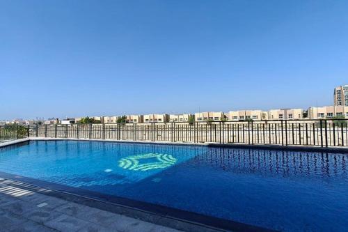 TOP Location and Work and Chill near Miracle Garden, Dubaï (photo 2)