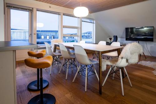 บริการและสิ่งอำนวยความสะดวก, Ilulissat Stay - 4-bedroom villa with sea view and hot tub in ลูลิสซัท