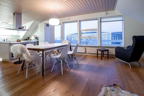 บริการและสิ่งอำนวยความสะดวก, Ilulissat Stay - 4-bedroom villa with sea view and hot tub in ลูลิสซัท