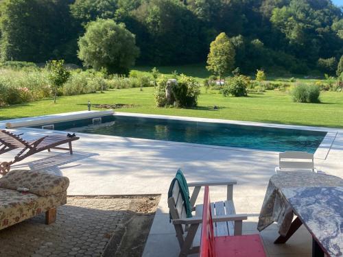 Ümbrus, The old Village Villa At 2 Geese with Pool in Pisece