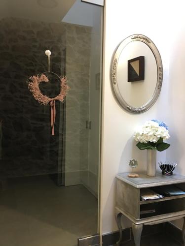 Előcsarnok, Los tres castells in La Senia