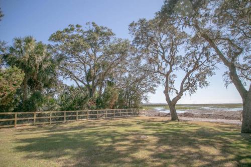 Waterfront Savannah Waterfront Savannah