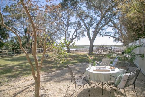 Waterfront Savannah Waterfront Savannah