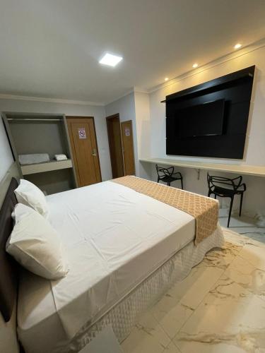 4 bedrooms, 4 beds
