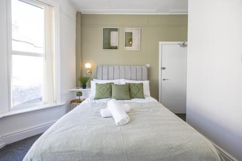 Modern Liverpool Retreat - 4BR Home Near City & Stadiums gîte à louer Walton Railway Station