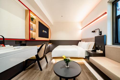 Economy Double Room room in XIAMEN ZHONGSHAN ROAD PEDESTRIAN STREET QULISTAR HOTEL