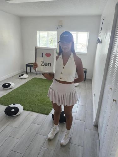 Zèn - Female Only Dorms - Men Only Dorms - No Mix- WiFi - Parking - Coffee - Lockers -Airport-Hard Rock Casino - Fort Lauderdale Beach - Cruise Port - Hollywood Beach in Fort Lauderdale, USA