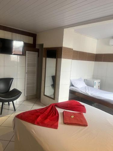 4 twin beds